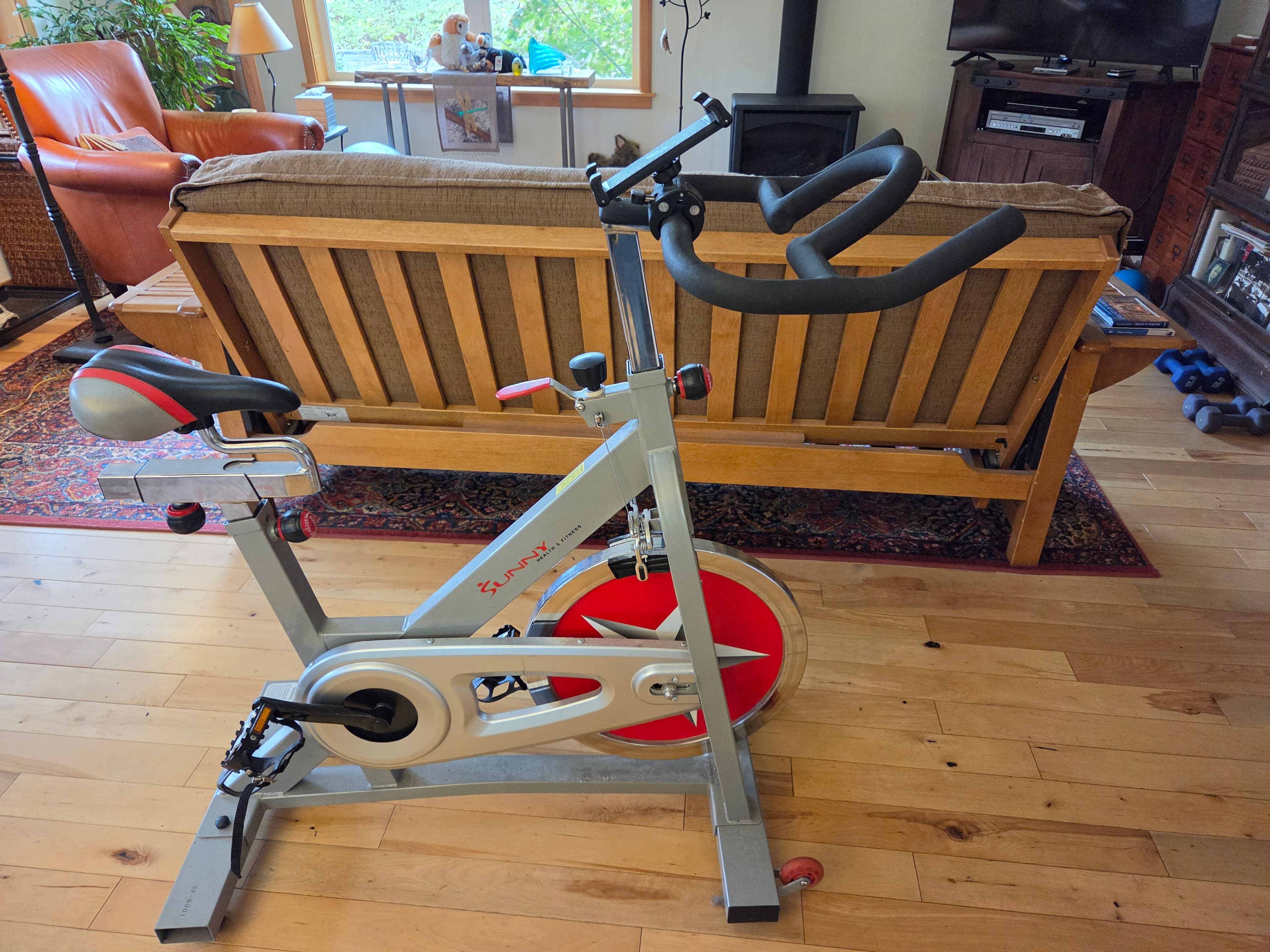 Exercise bike — photo 1 of 3